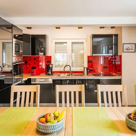 Karlo's Modern Penthouse Loft