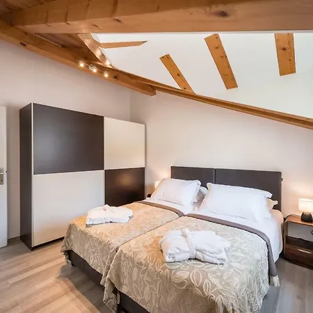 Karlo's Modern Penthouse Loft ドゥブロブニク